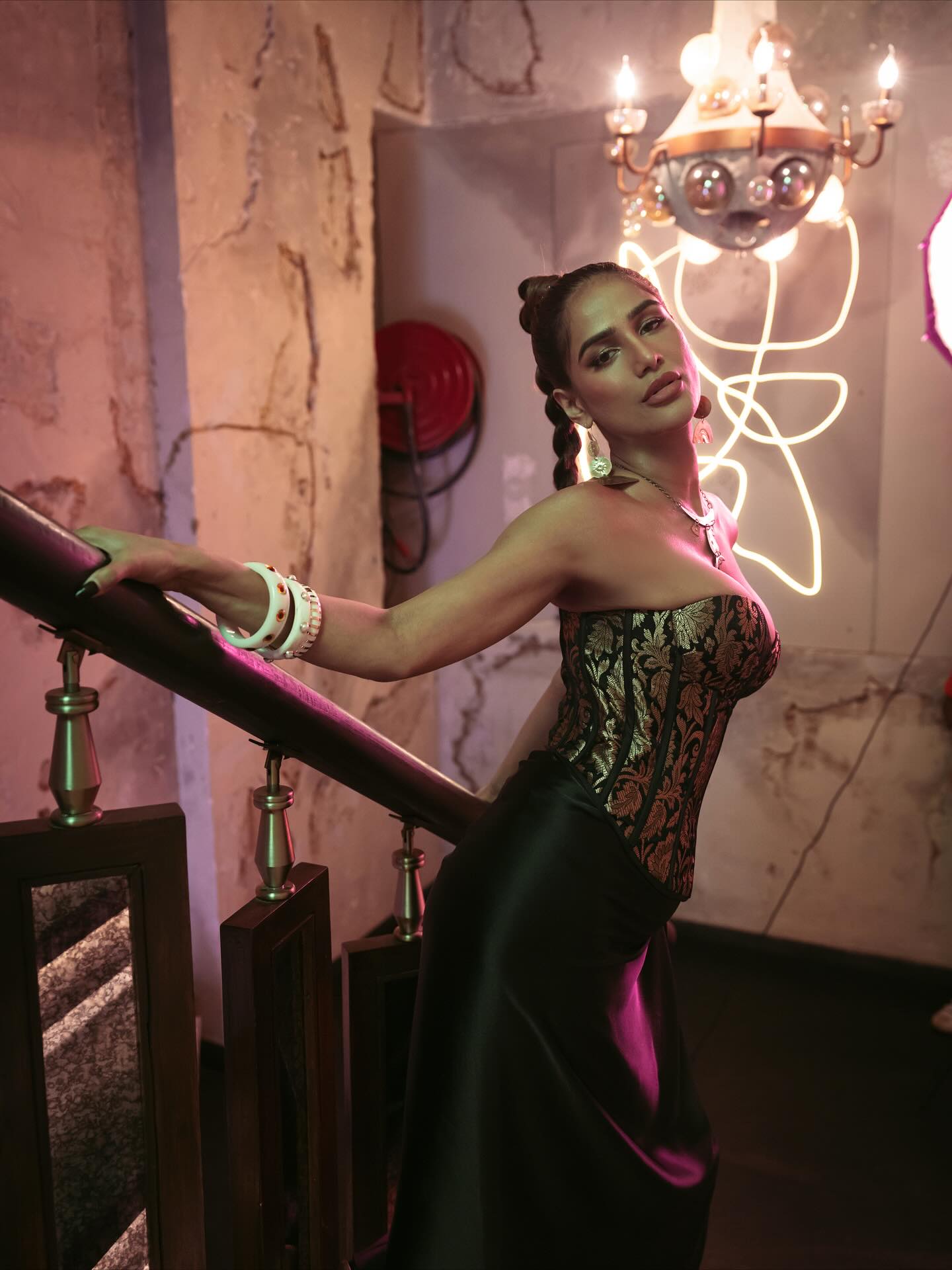 The Mood: Fearless and Feminine