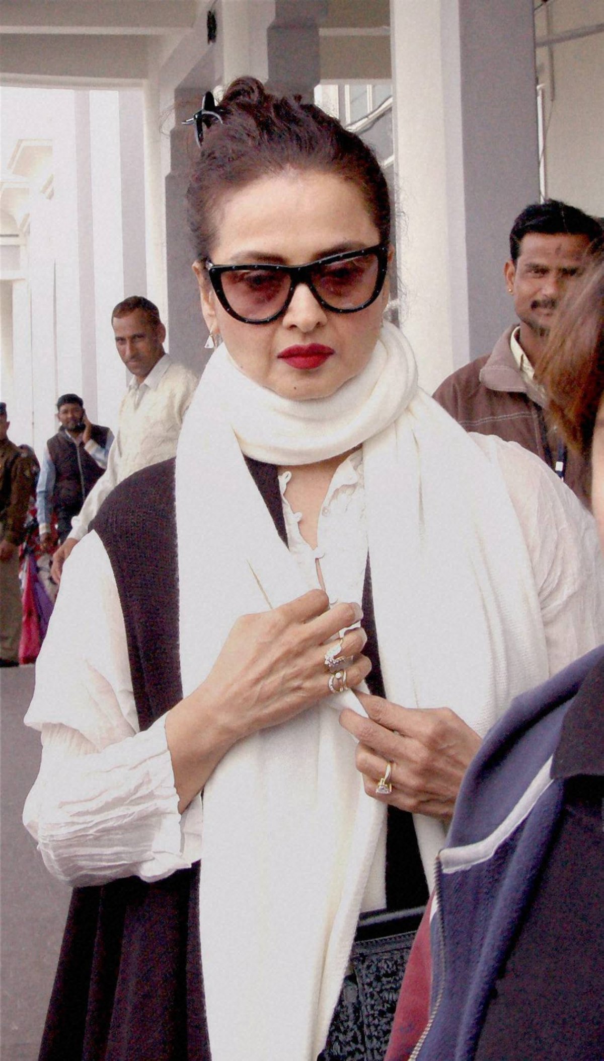 The Early Struggles: A Star Born in Shadows