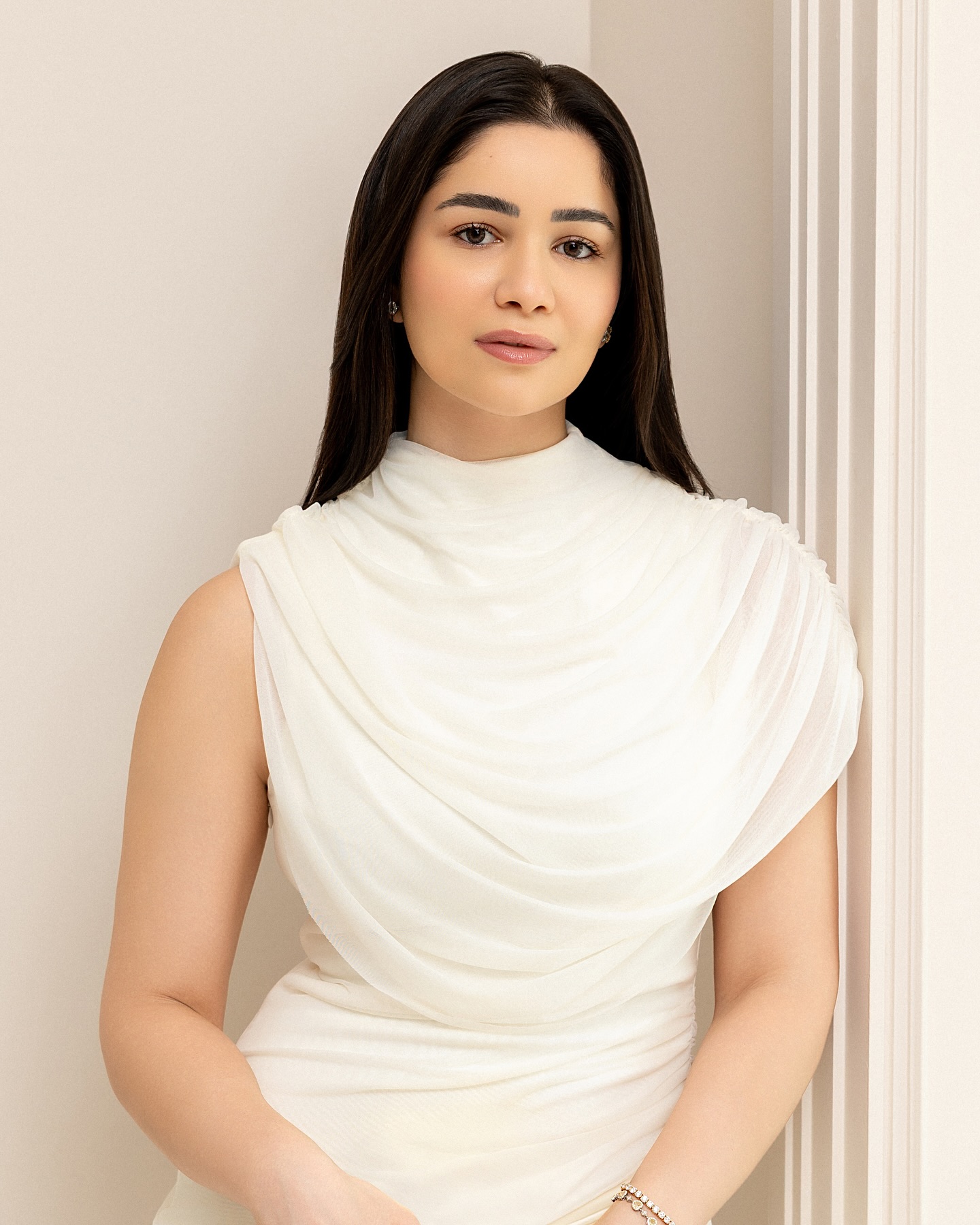Sara Tendulkar redefines minimalist elegance with style and poise