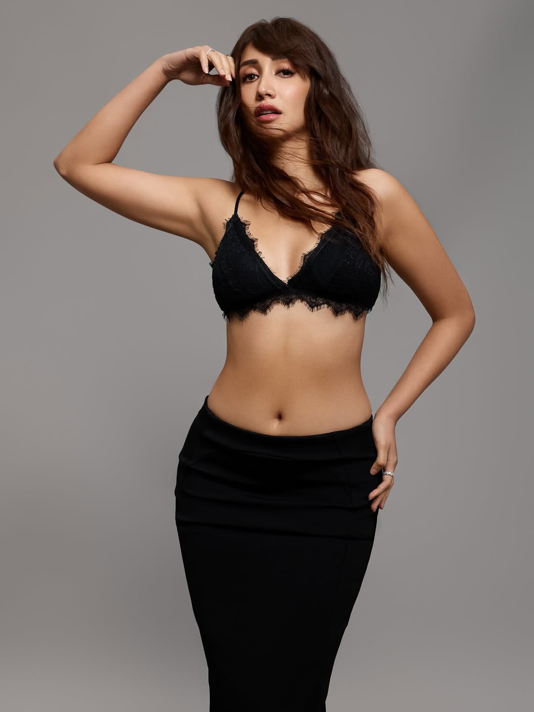 The Power of Black: Shreya’s Signature Sophistication