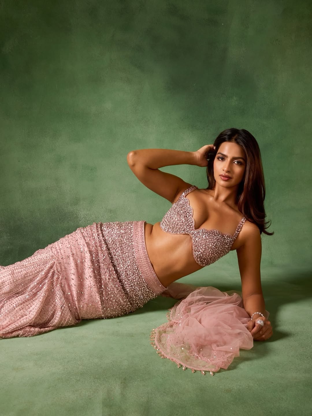 Accessories & Jewelry: Balanced Sophistication