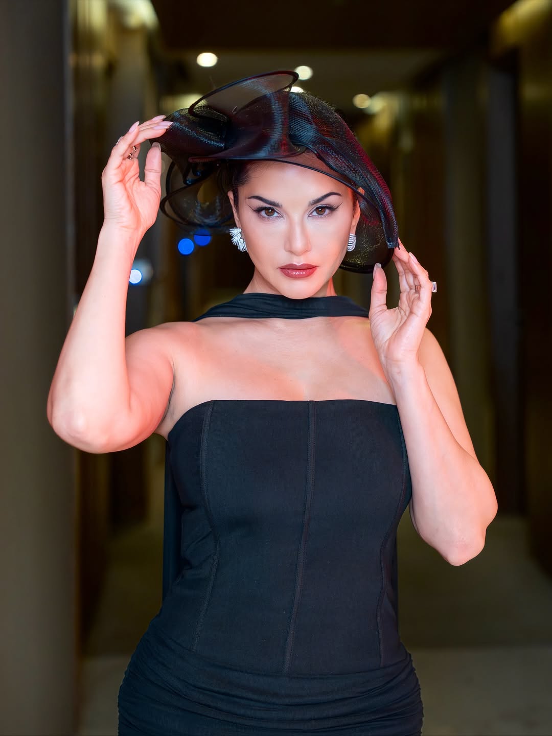 Dress Elegance: A Blend of Strength and Femininity