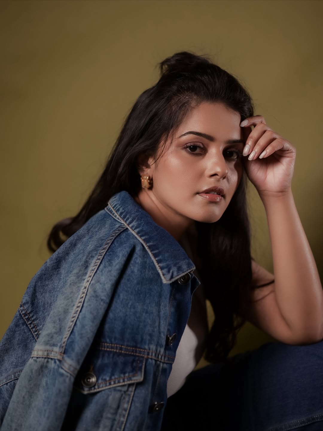 Swathishta Krishnan rocking denim with fierce confidence