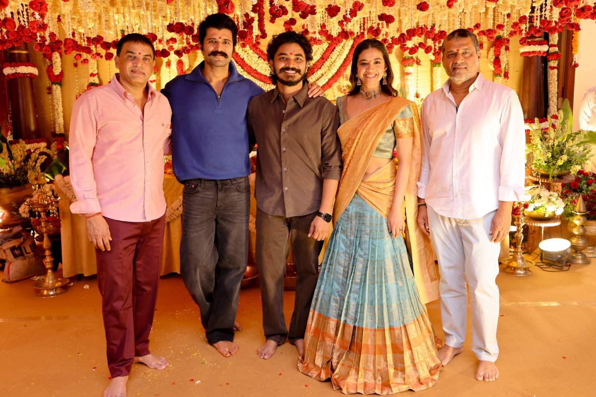 Vijay Deverakonda, Keerthy Suresh, Dil Raju, Sirish, Ravi Kiran Kola posing together