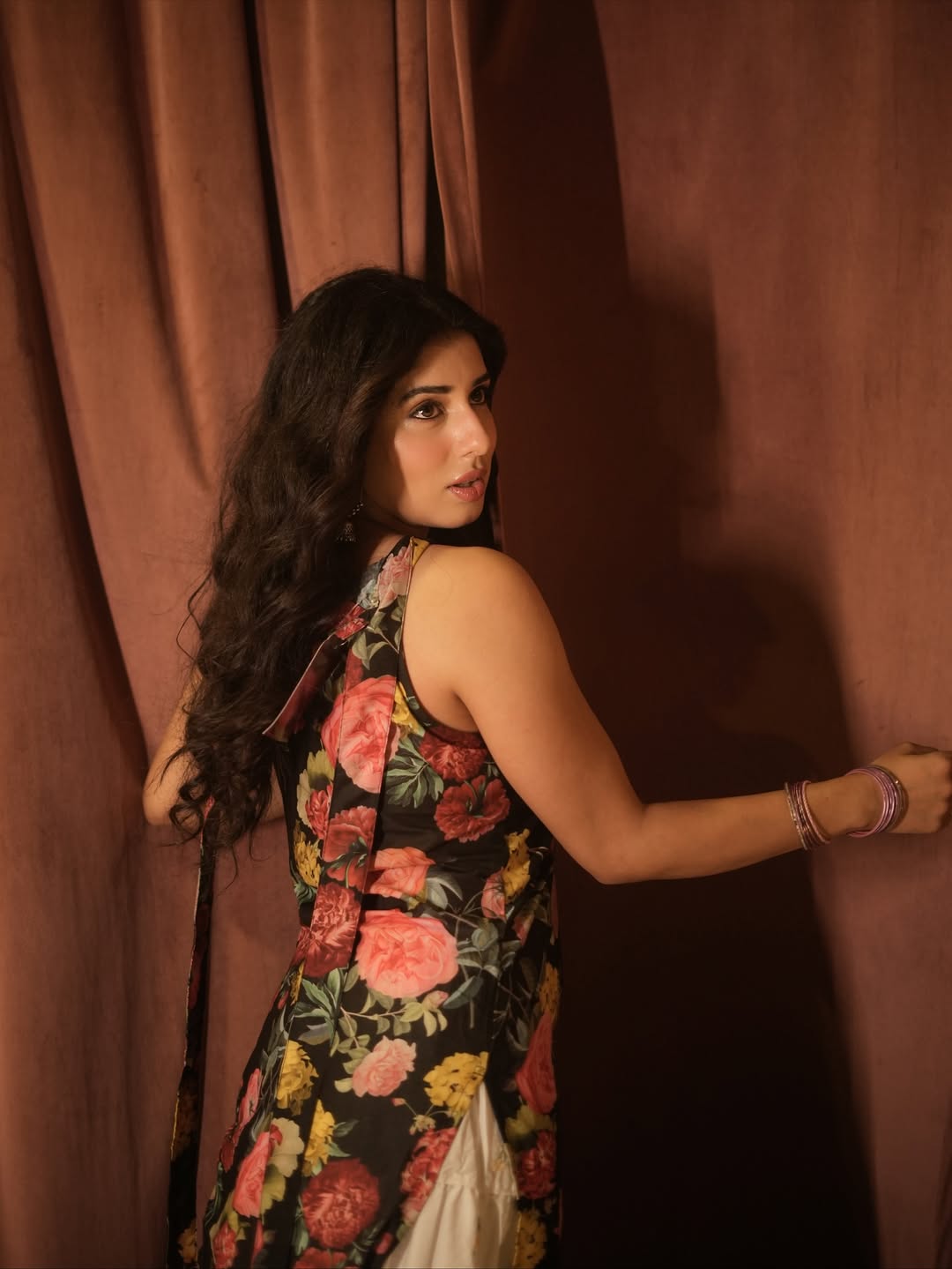 Jasmin Bajwa captivating floral fashion with artistic elegance
