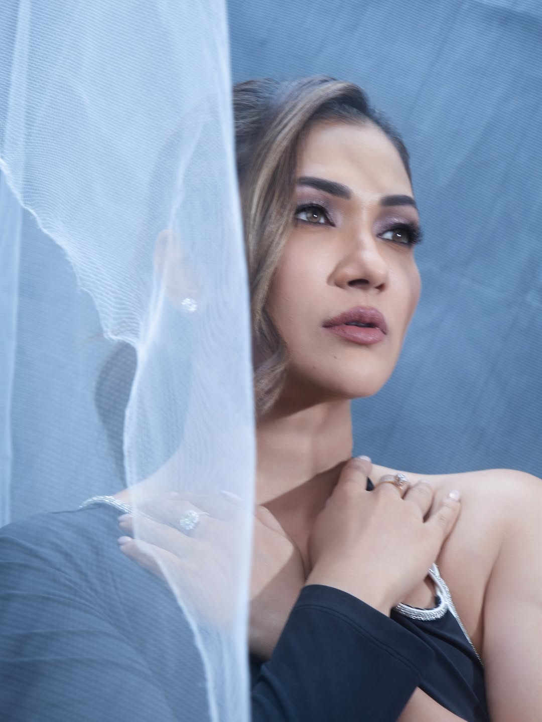 Ridhima Pandit pairing elegance with confident dramatic flair
