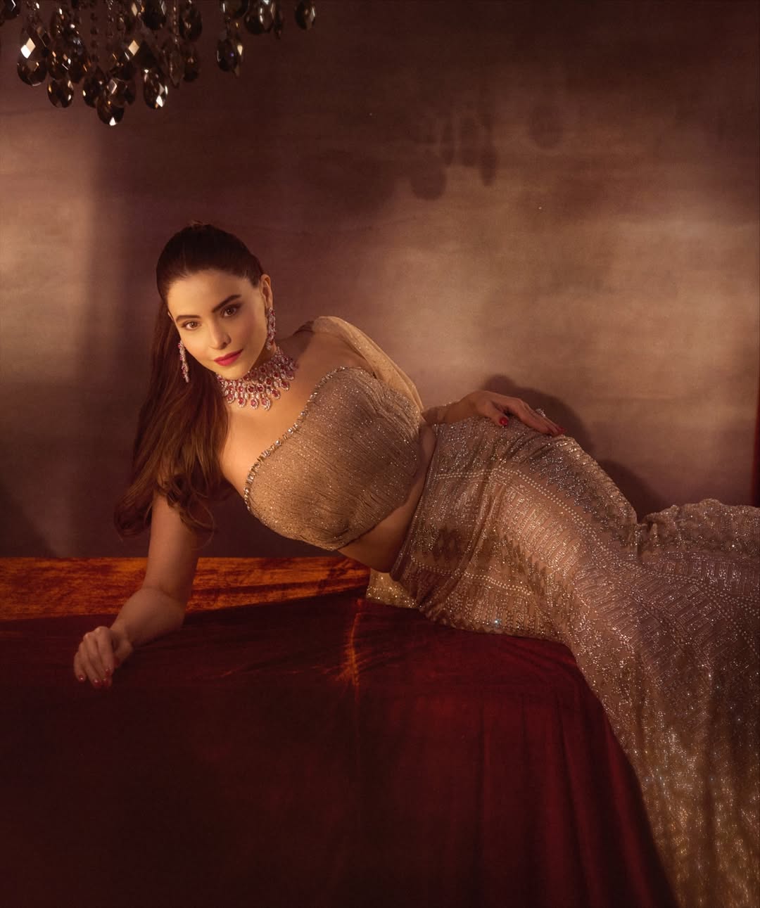 Aamna Shariff dazzling in stunning glam ensemble