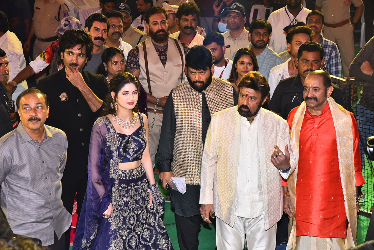 Balakrishna entering event with Harshaali Malhotra