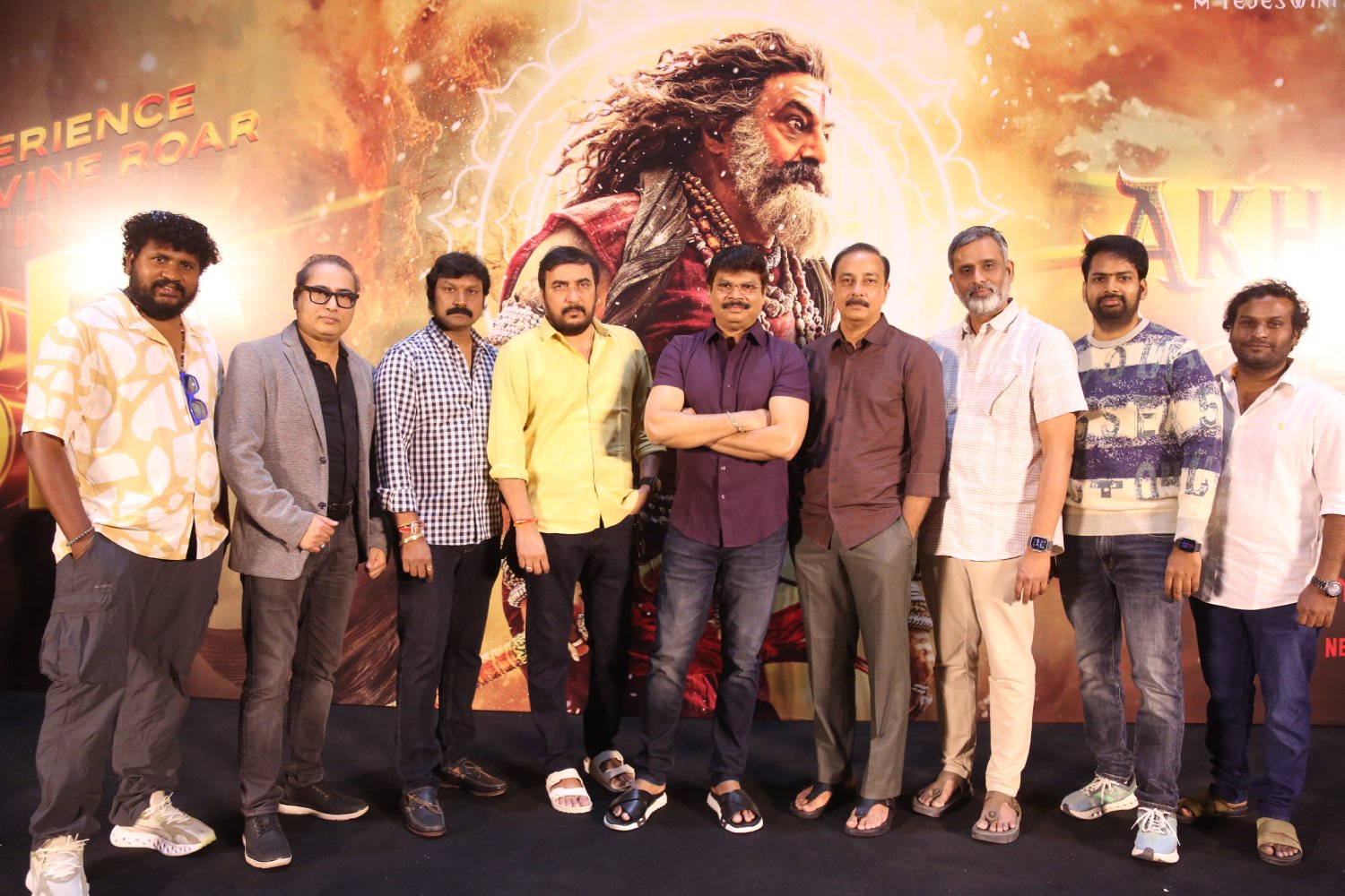 Akhanda 2 cast and crew group photo