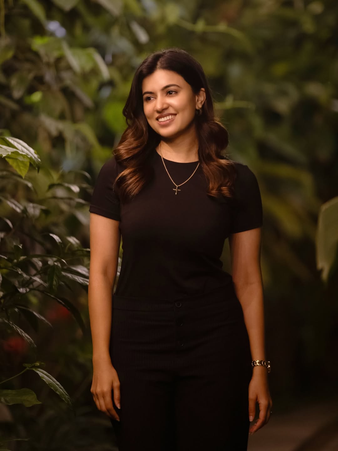 Anju Kurian showcasing sleek style with effortless charm