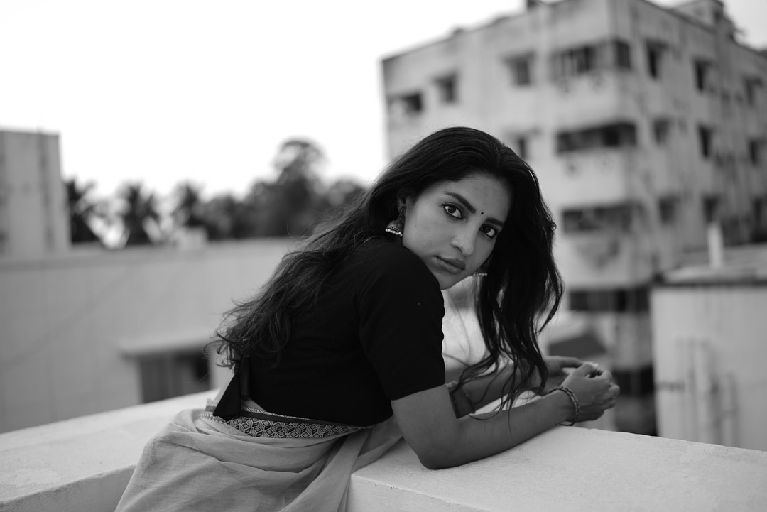 Ayra Krishna looks chic and mysterious in monochrome style