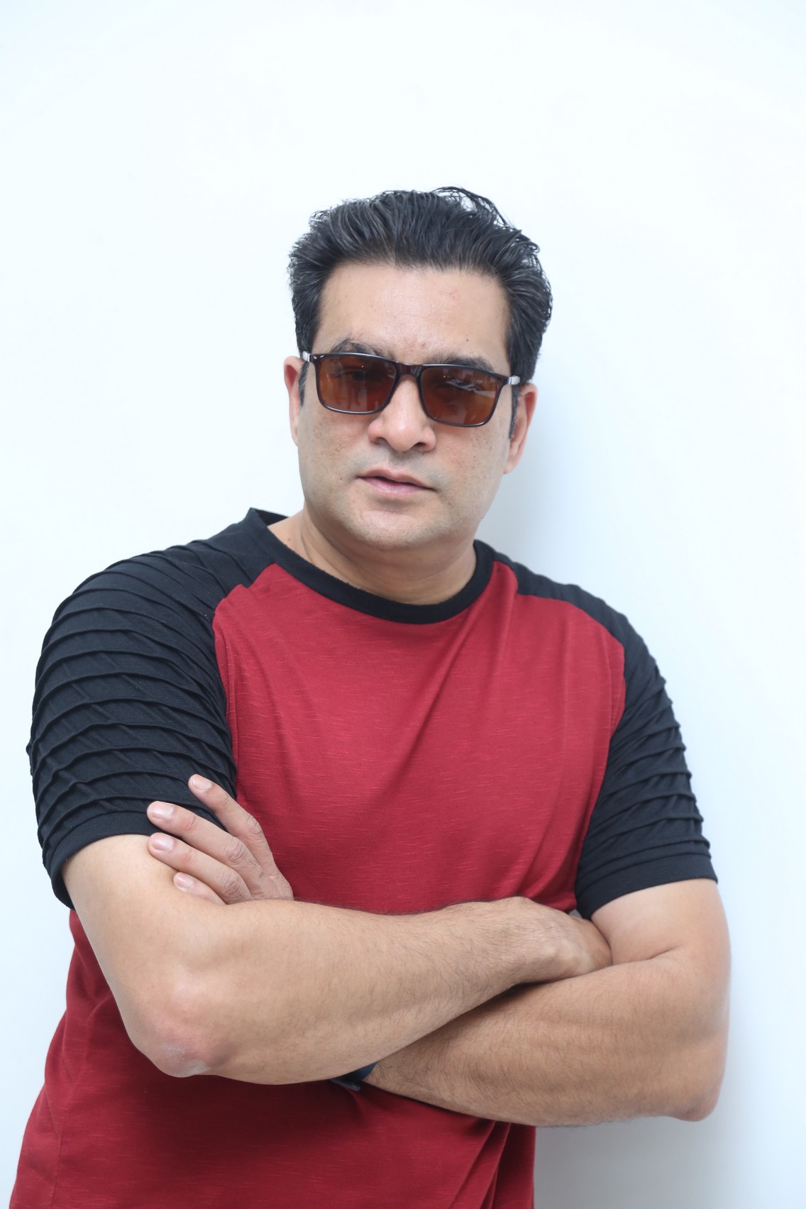 Chaitanya Jonnalagadda showcases cool vibe with sleek look