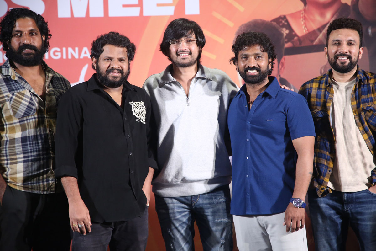 Raj Tarun, Hyper Aadi, Abhinaya Krishna, Kireeti posing