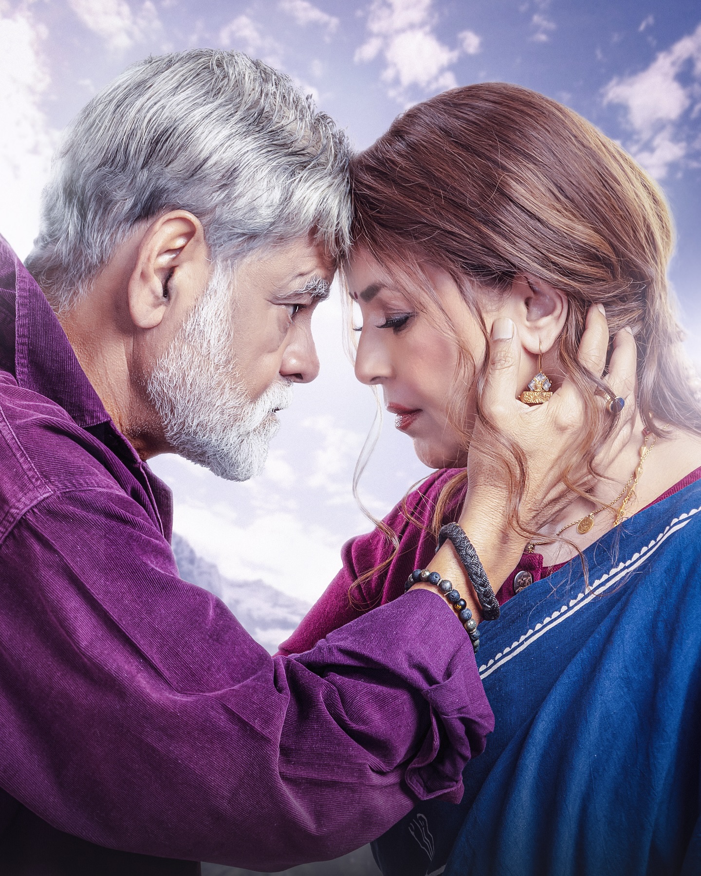 Saiyaara pose. Sanjay Mishra & Mahima Chaudhry