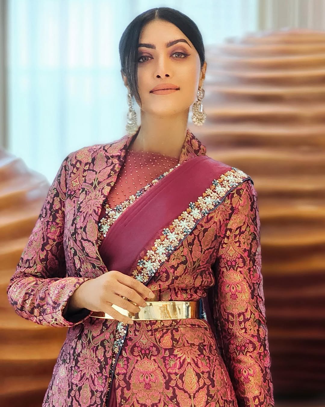 Early Life: A Global Childhood that Shaped a Performer