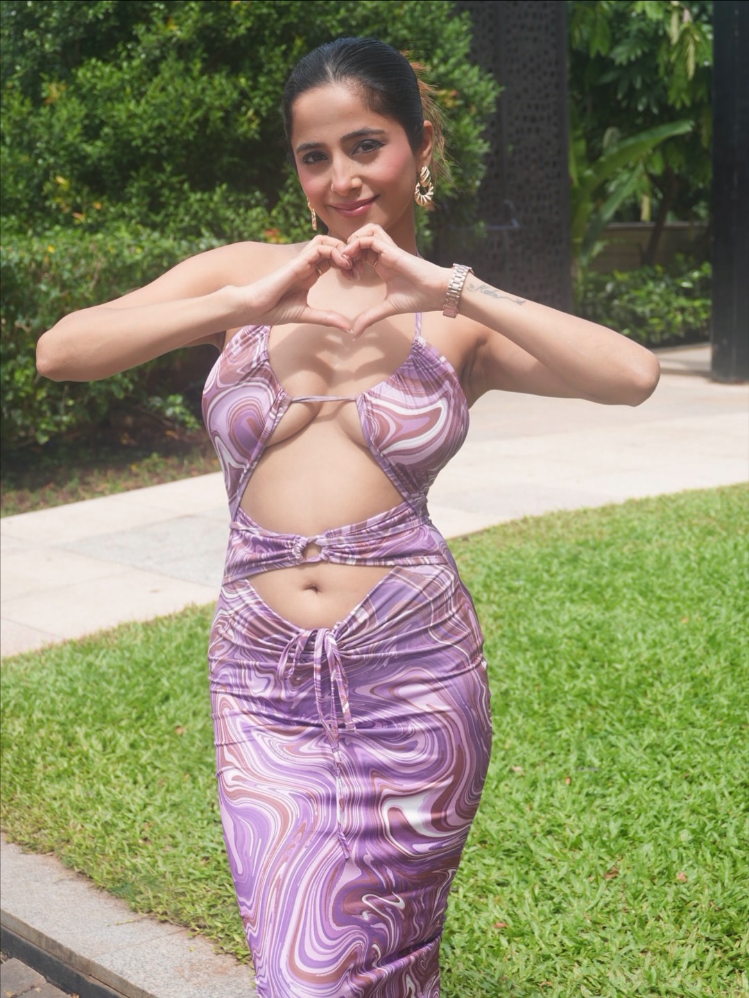 The Expression: Playful Yet Poised