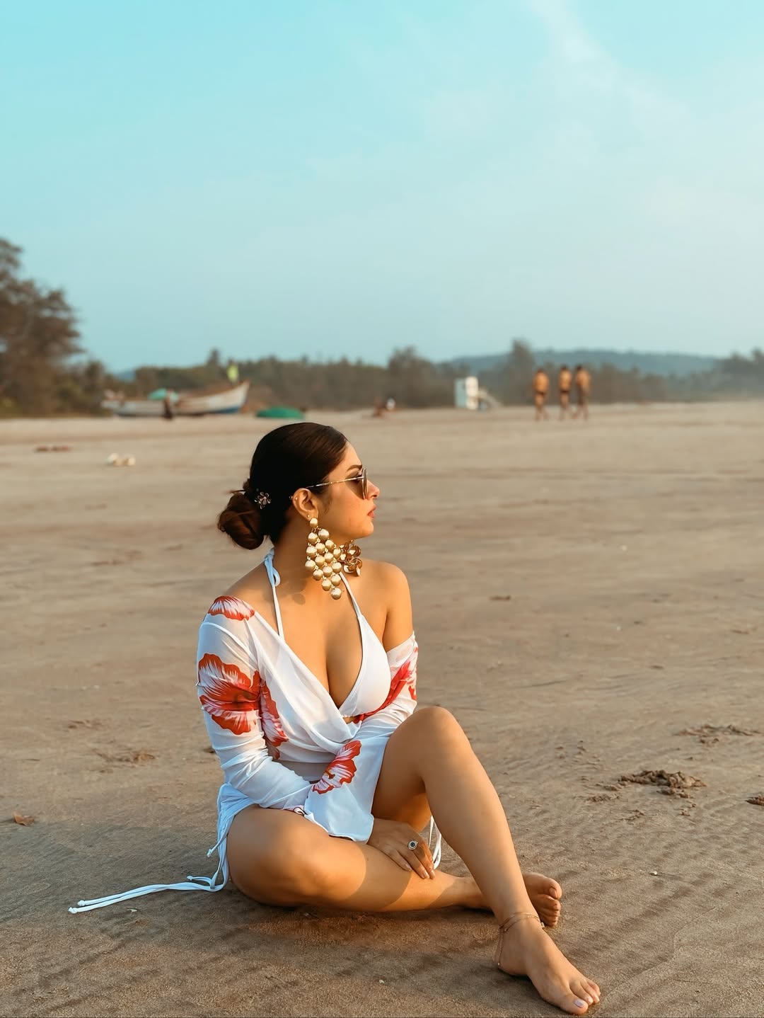 Accessories That Amplify Her Luxe Coastal Vibe