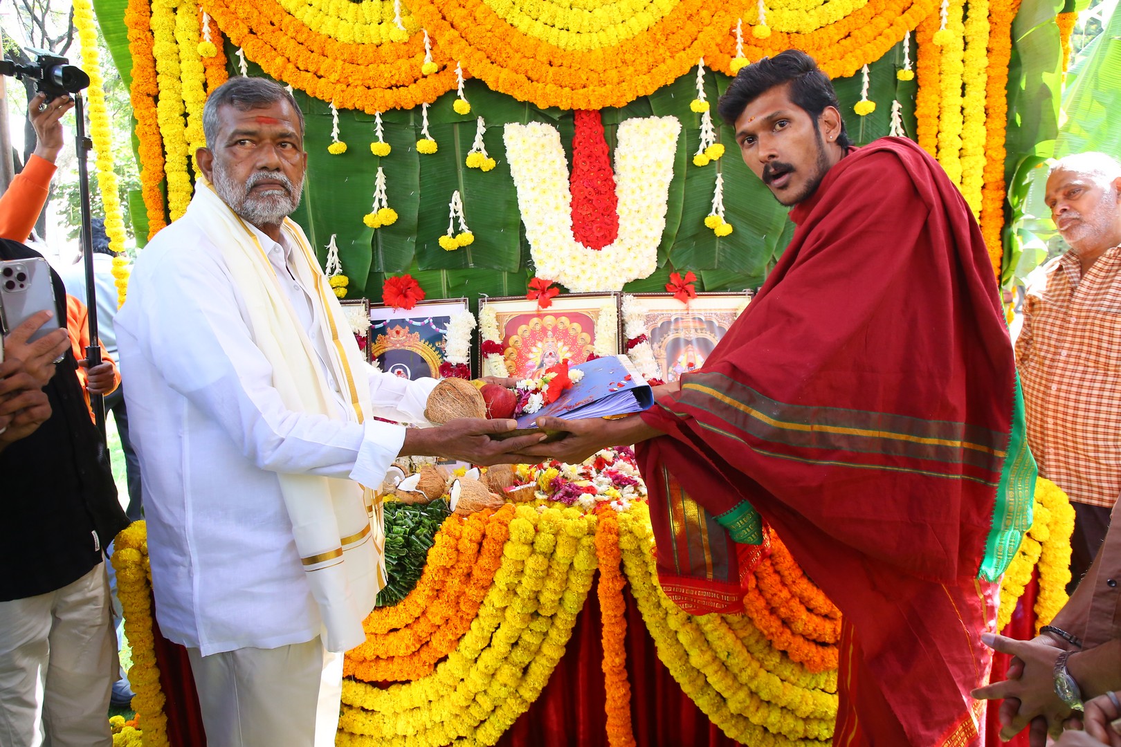 Life movie pooja ceremony photo