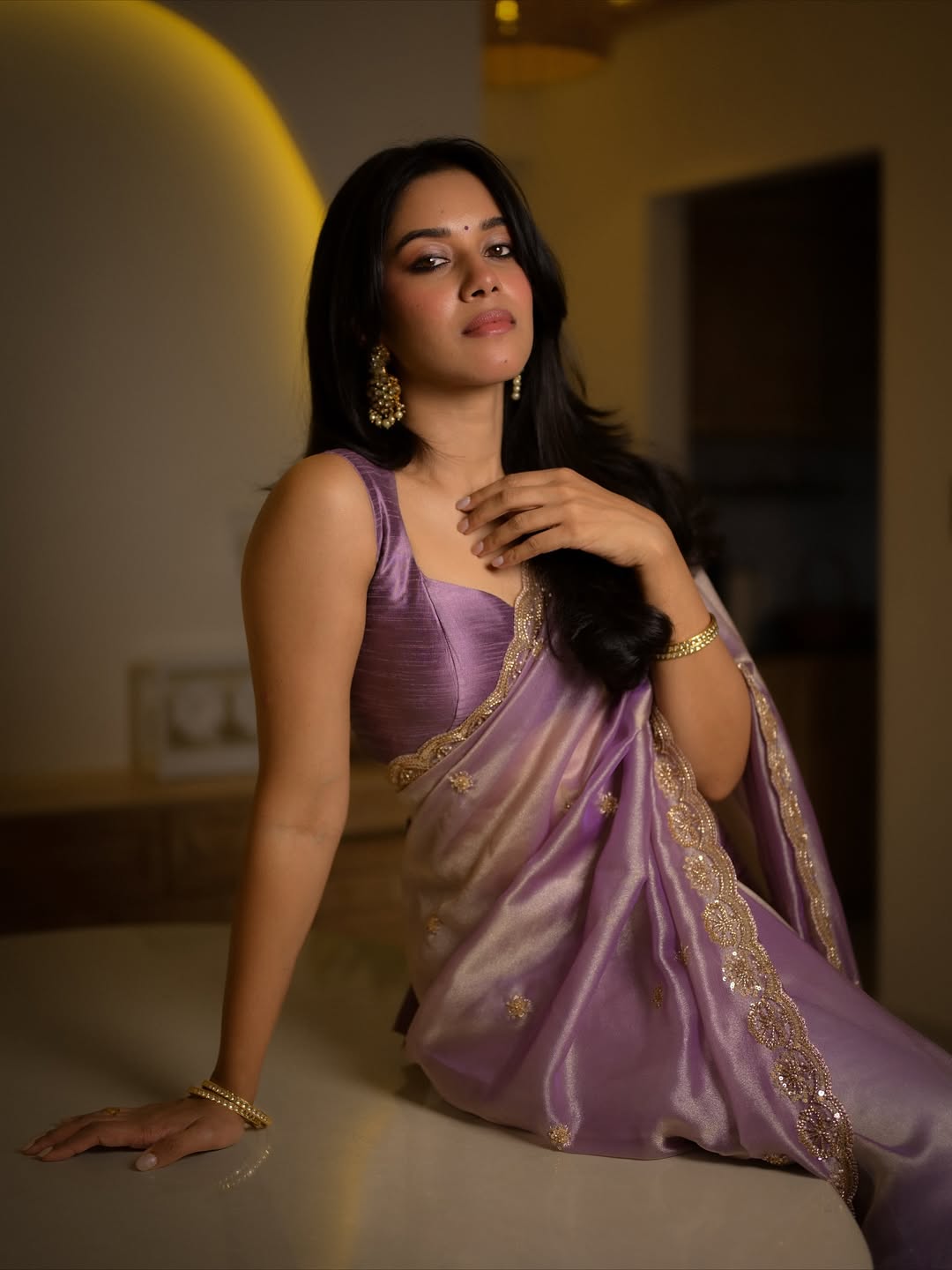 Mirnalini Ravi exudes regal charm in stunning lavender saree