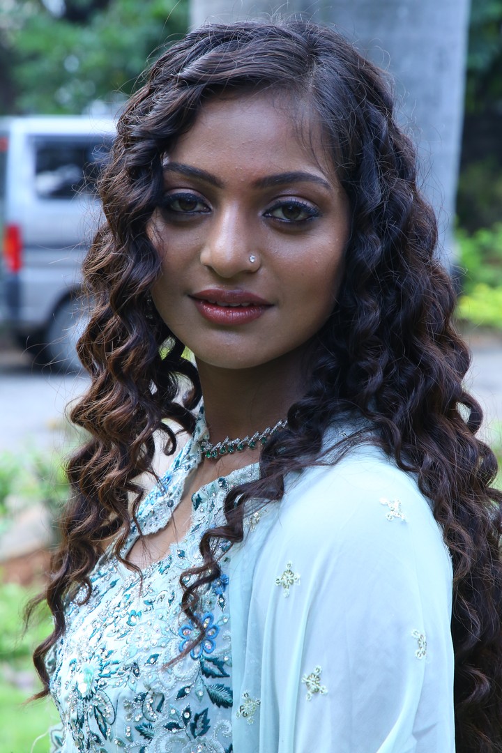 Monalisa Bhosle blends regal charm and modern sparkle effortlessly