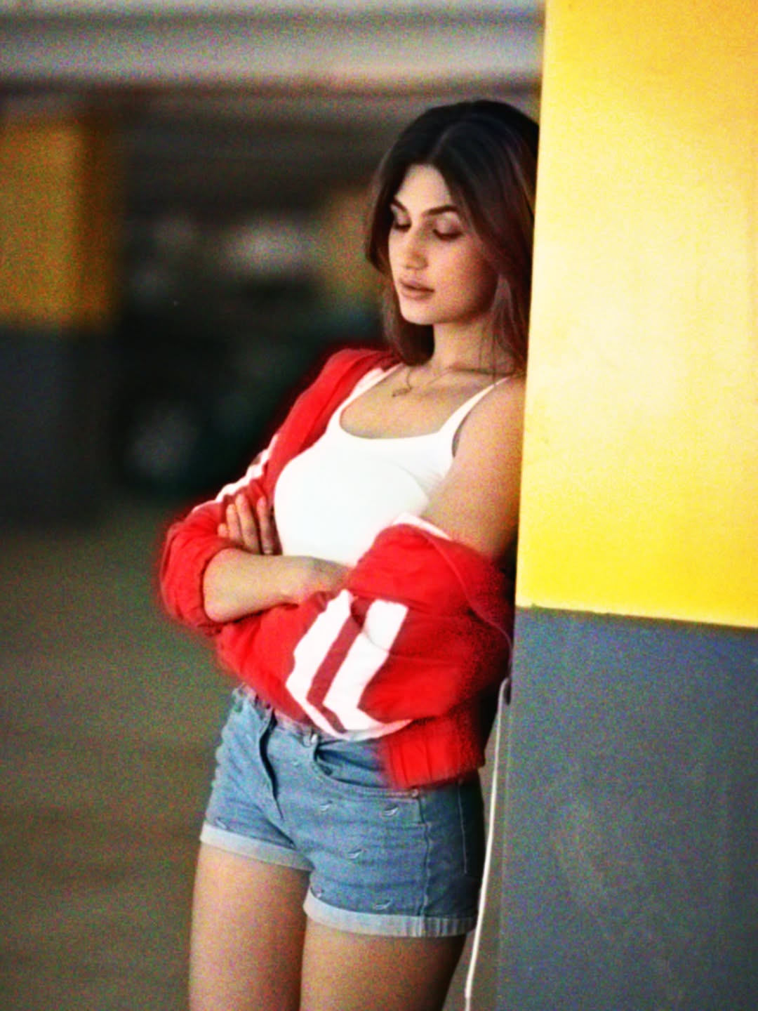 Nidhhi Ravi Tapadiaa serving sporty casual attitude in red