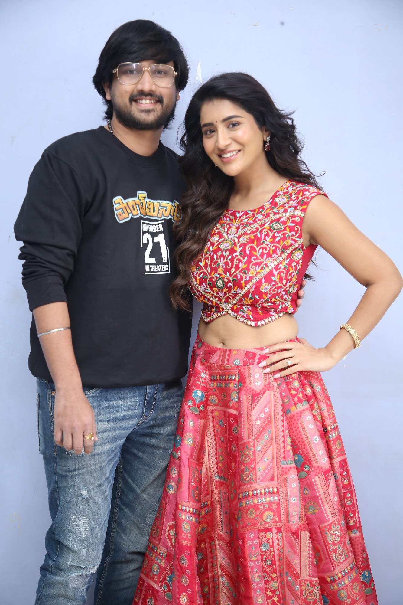 Raj Tarun and Rashi Singh posing together