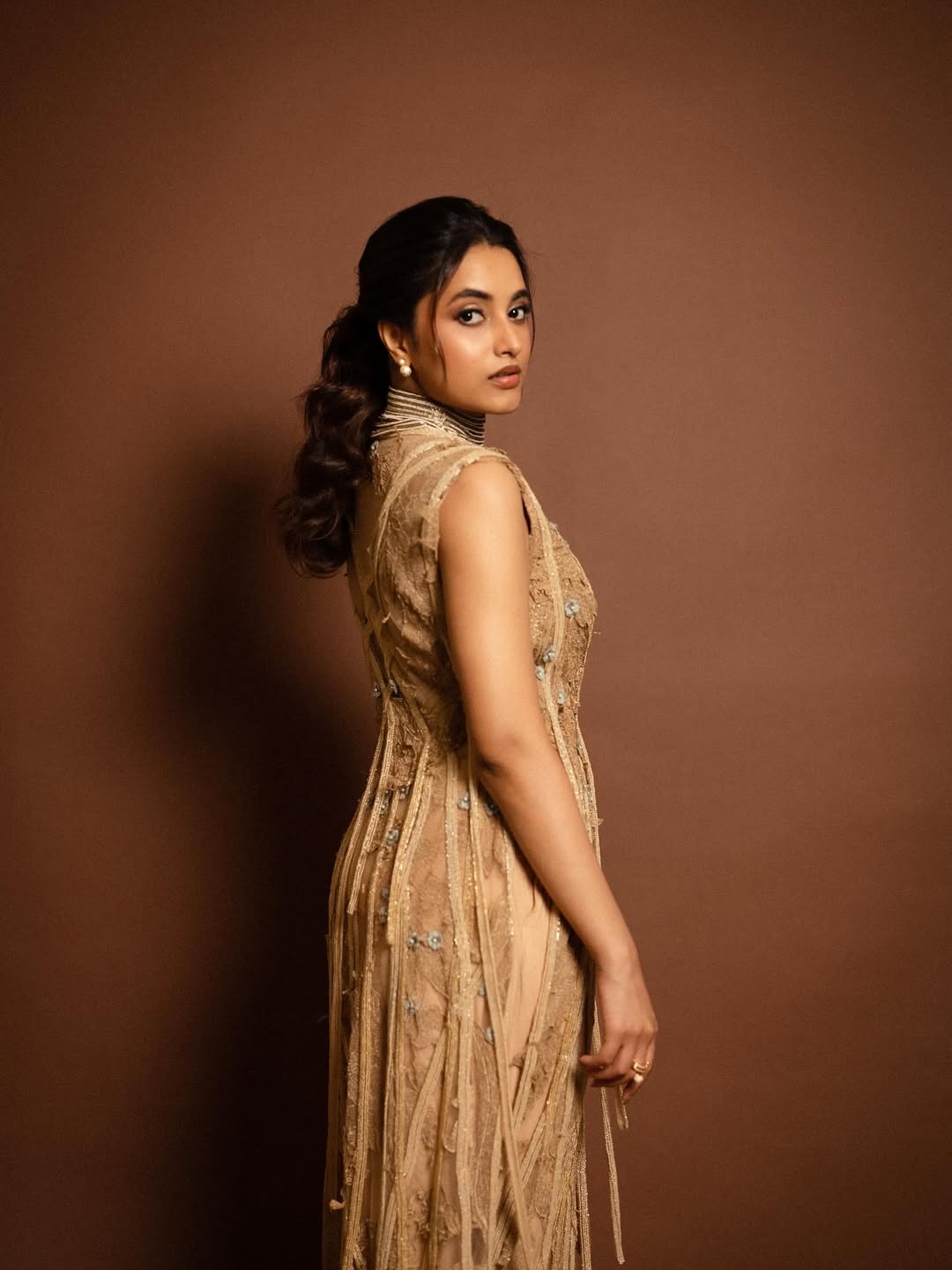 శుక్రవారం వస్తే బంగారమే.. పుత్తడి బొమ్మగా మారిపోయిన ప్రియాంక మోహన్ ...