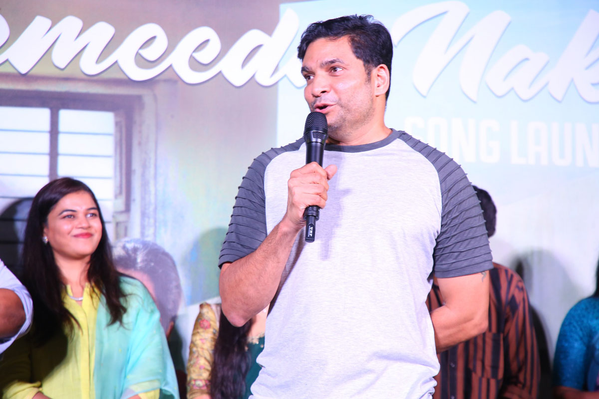 Chaitu Jonnalagadda giving speech at event