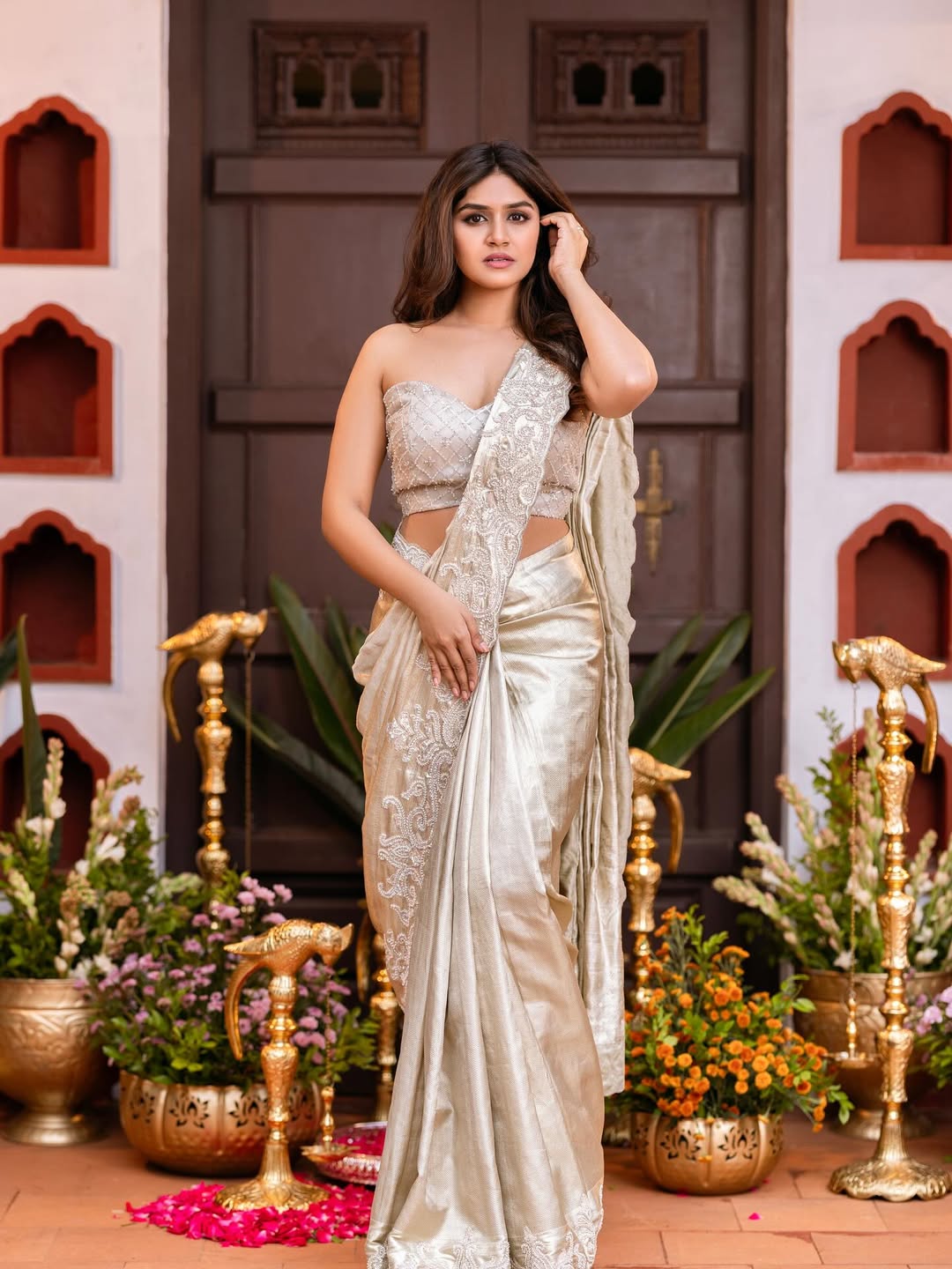 Sanjana Anand in regal saree owning the spotlight