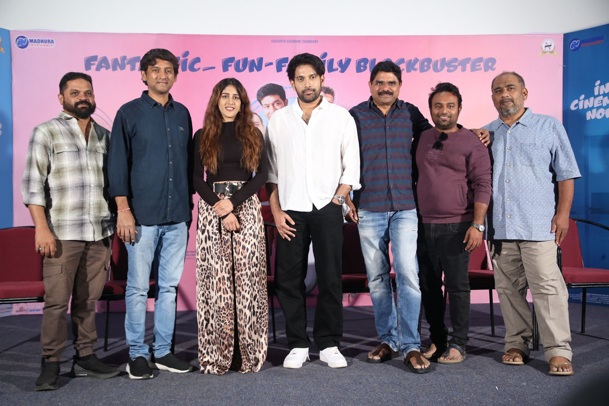 Santhana Prapthirasthu team group moment