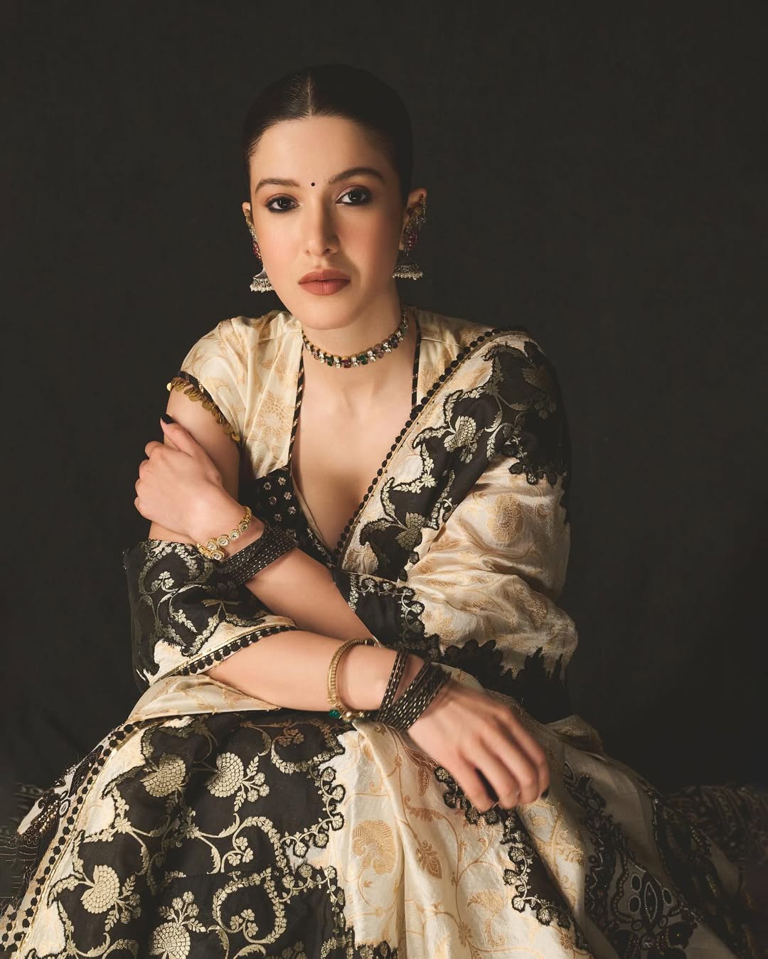 A New-Age Muse Blending Tradition and Trend