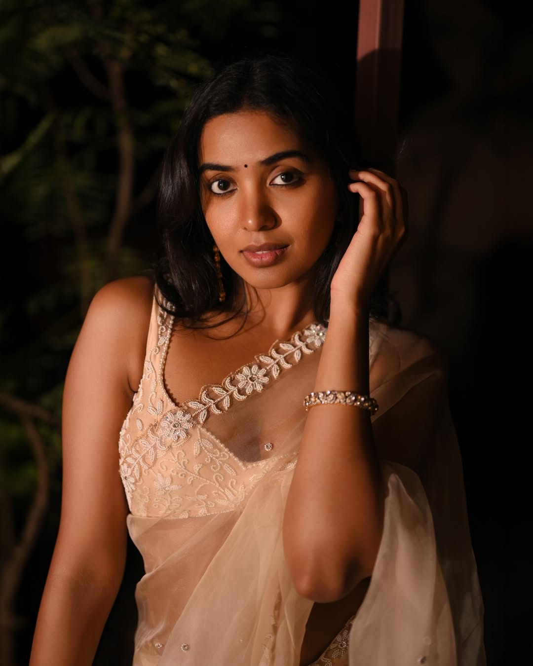 Shivathmika Rajashekar stunning in modern elegance with wit