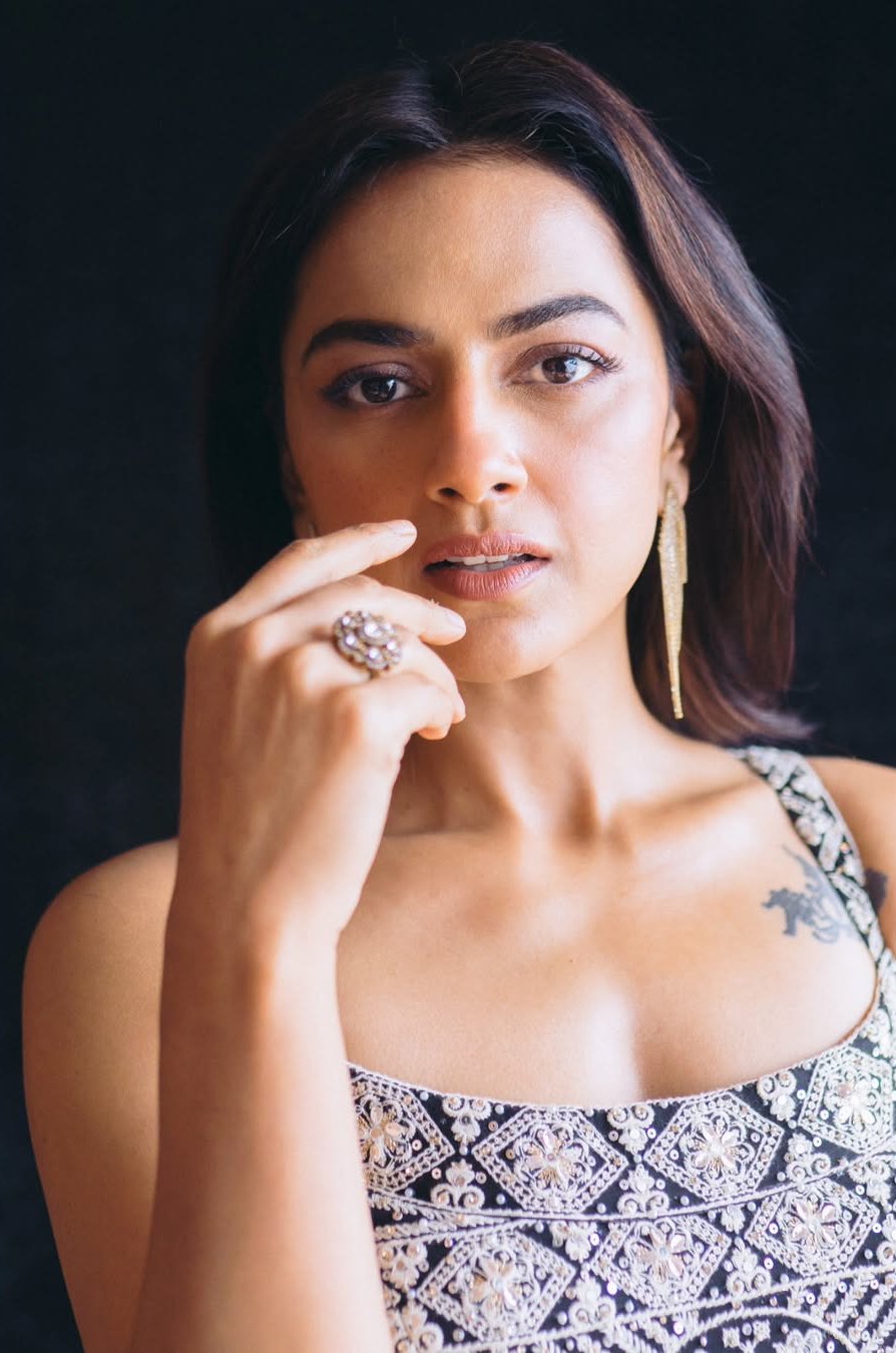 Shraddha Srinath shining in effortless elegance and charm
