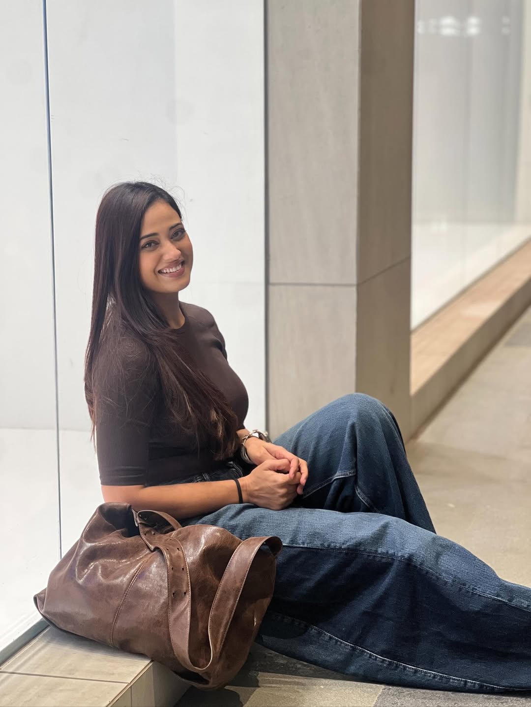 Shweta Tiwari shining in casual chic comfort