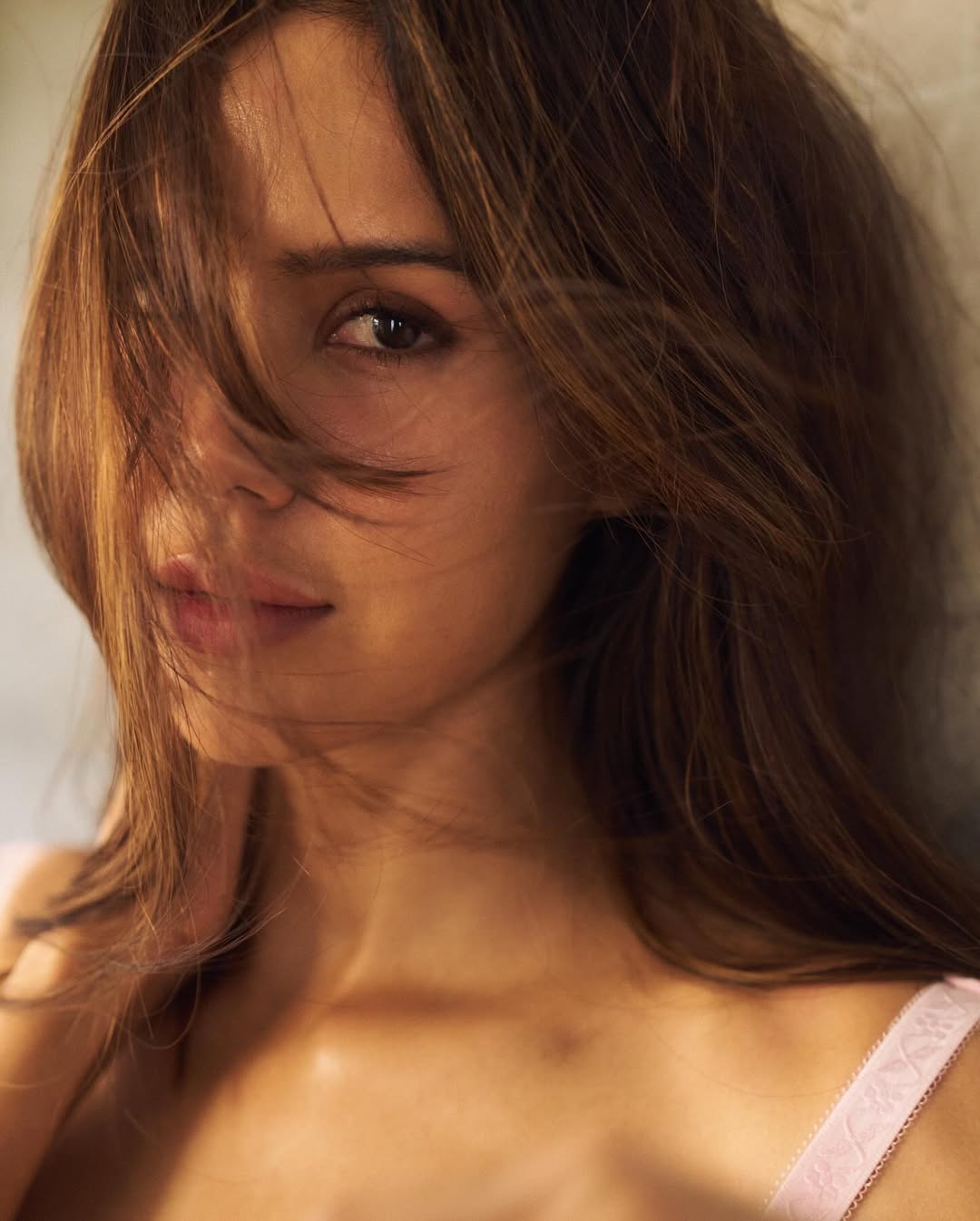 Sonam Bajwa shines effortlessly with chic hair and charm