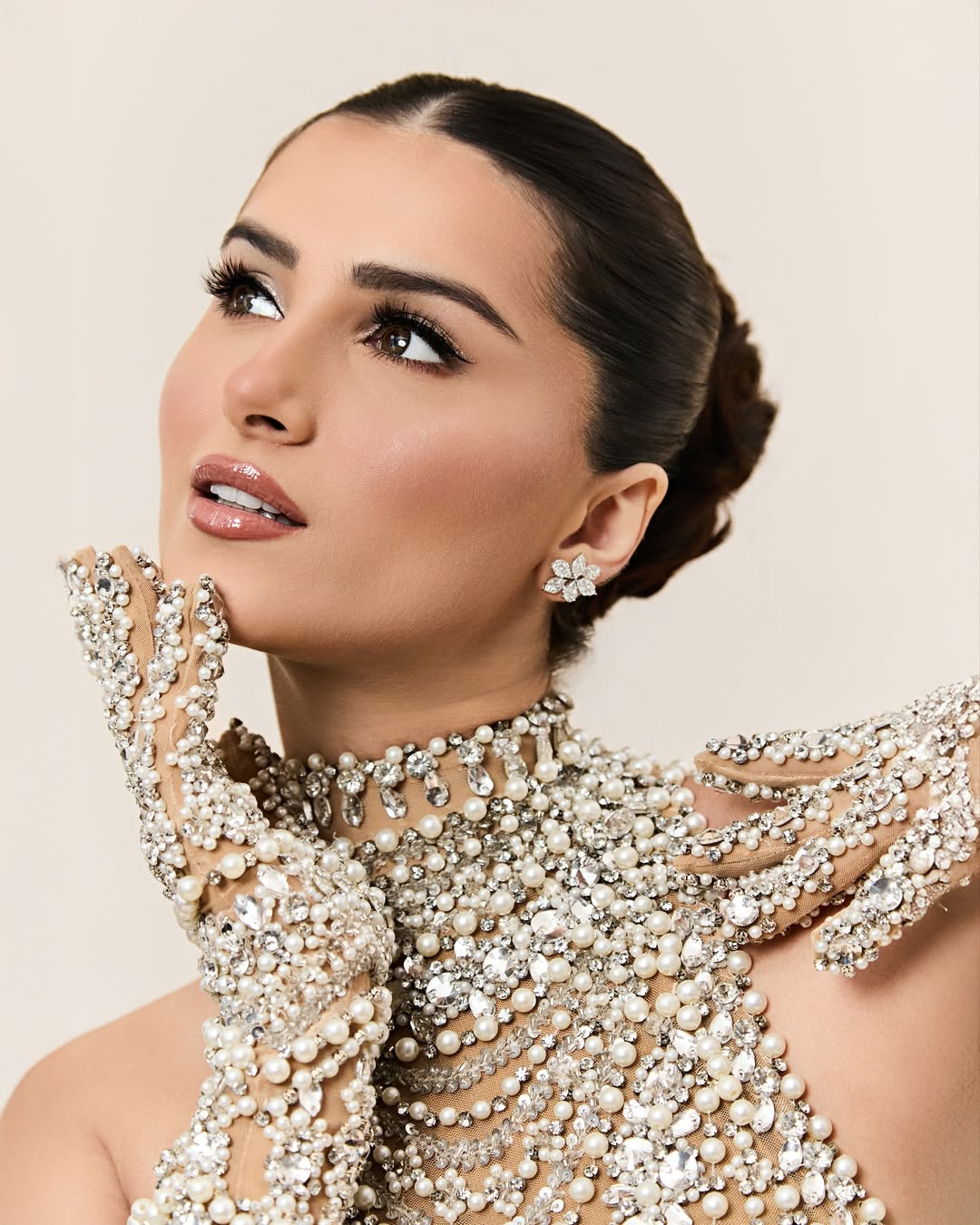 Tara Sutaria shining in regal jewel elegance
