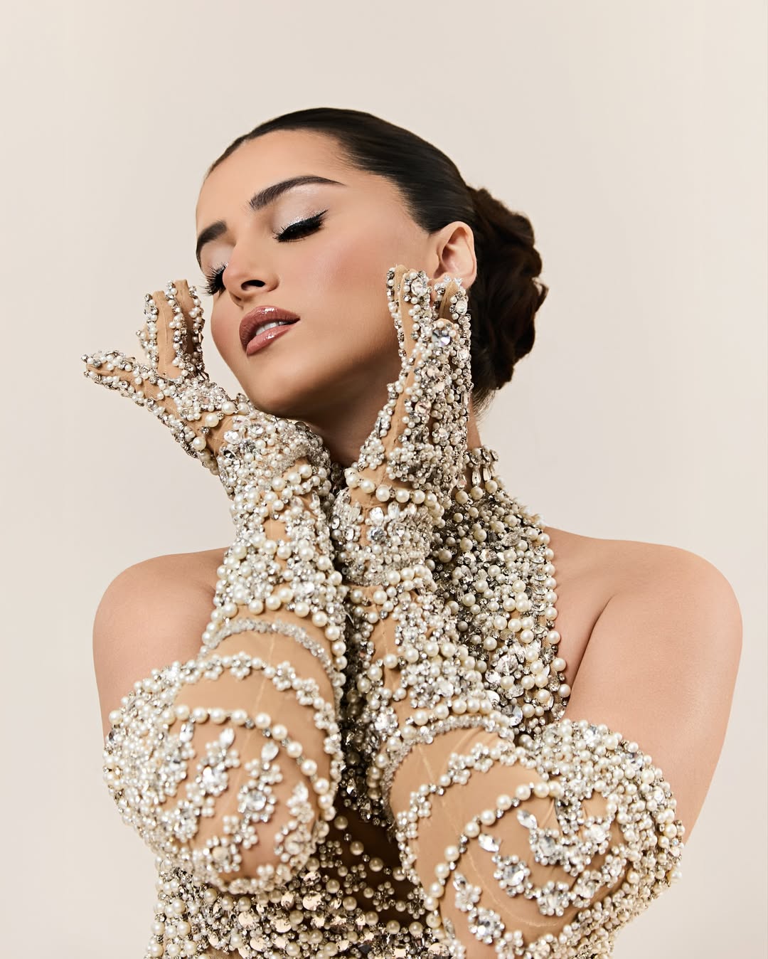 Tara Sutaria turning accessories into stunning art