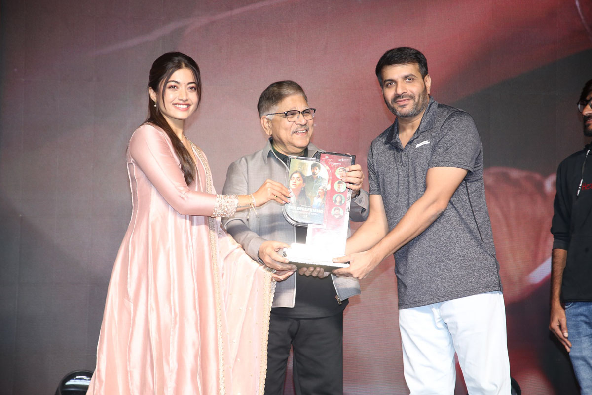 Team shares joyful moments at the grand success meet