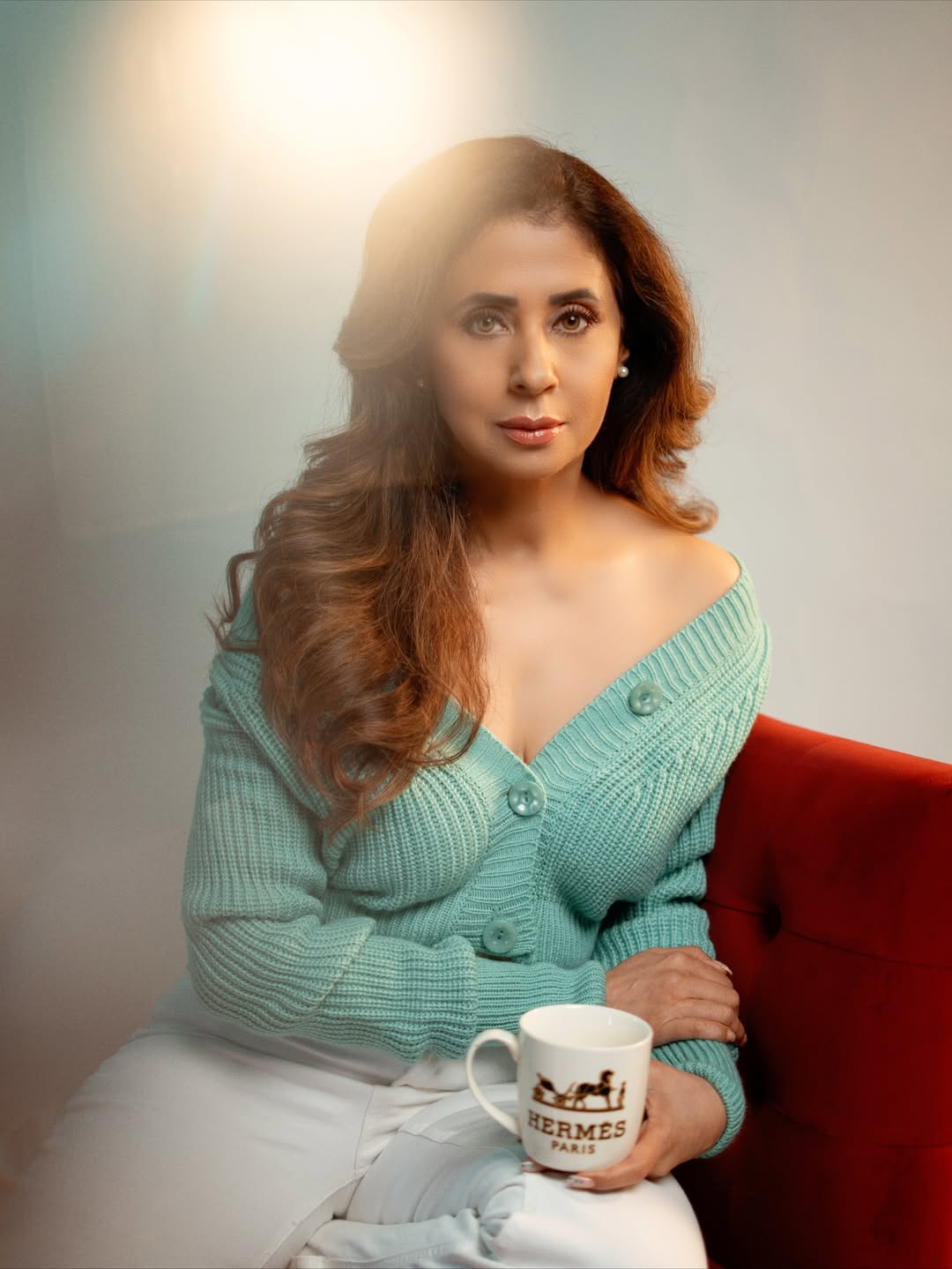 Urmila Matondkar turning casual chic into a stylish moment