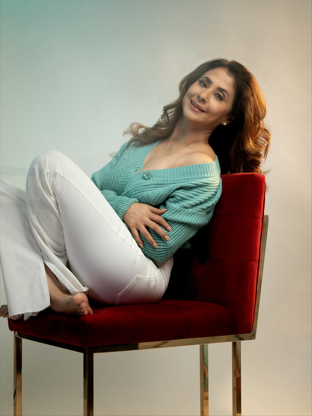 Urmila Matondkar blending elegance and playful charm effortlessly