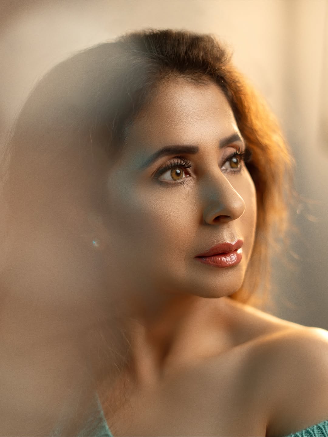 Urmila Matondkar glowing with fiery elegance and charming style
