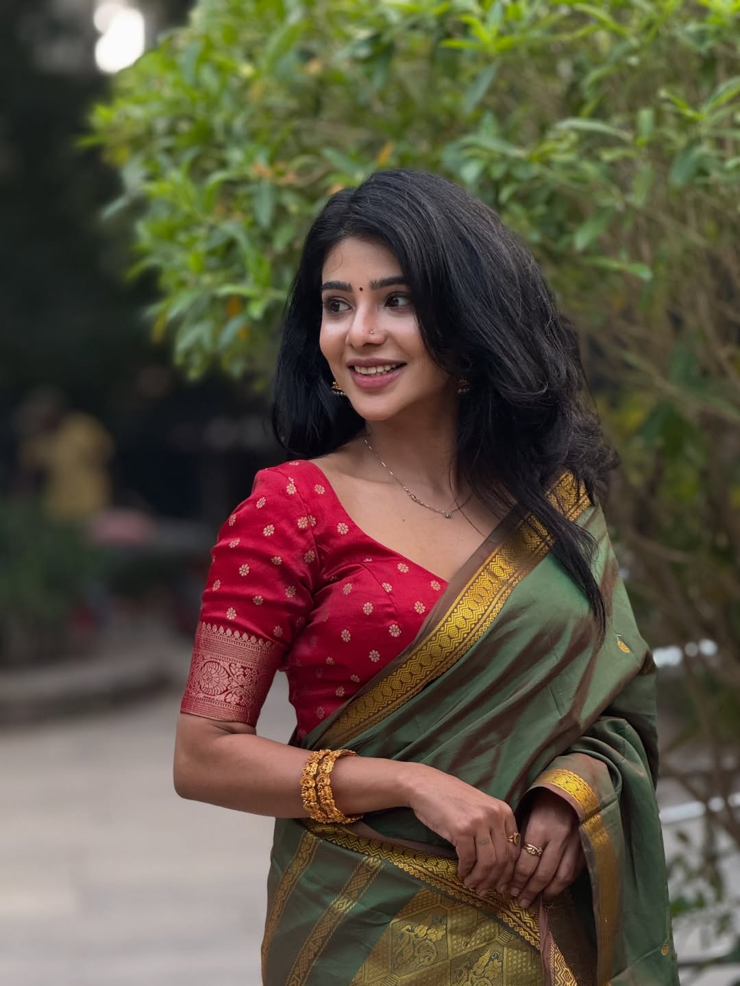 Pavithra Lakshmi showcasing timeless elegance in traditional saree