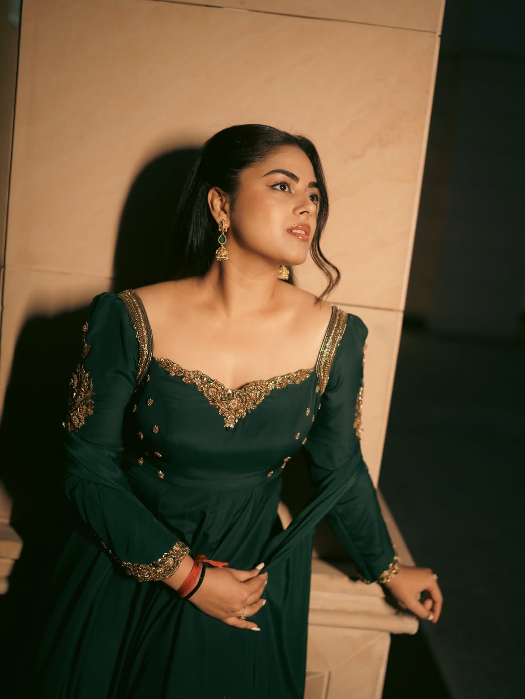 Siddhi Idnani shines in elegant green ensemble