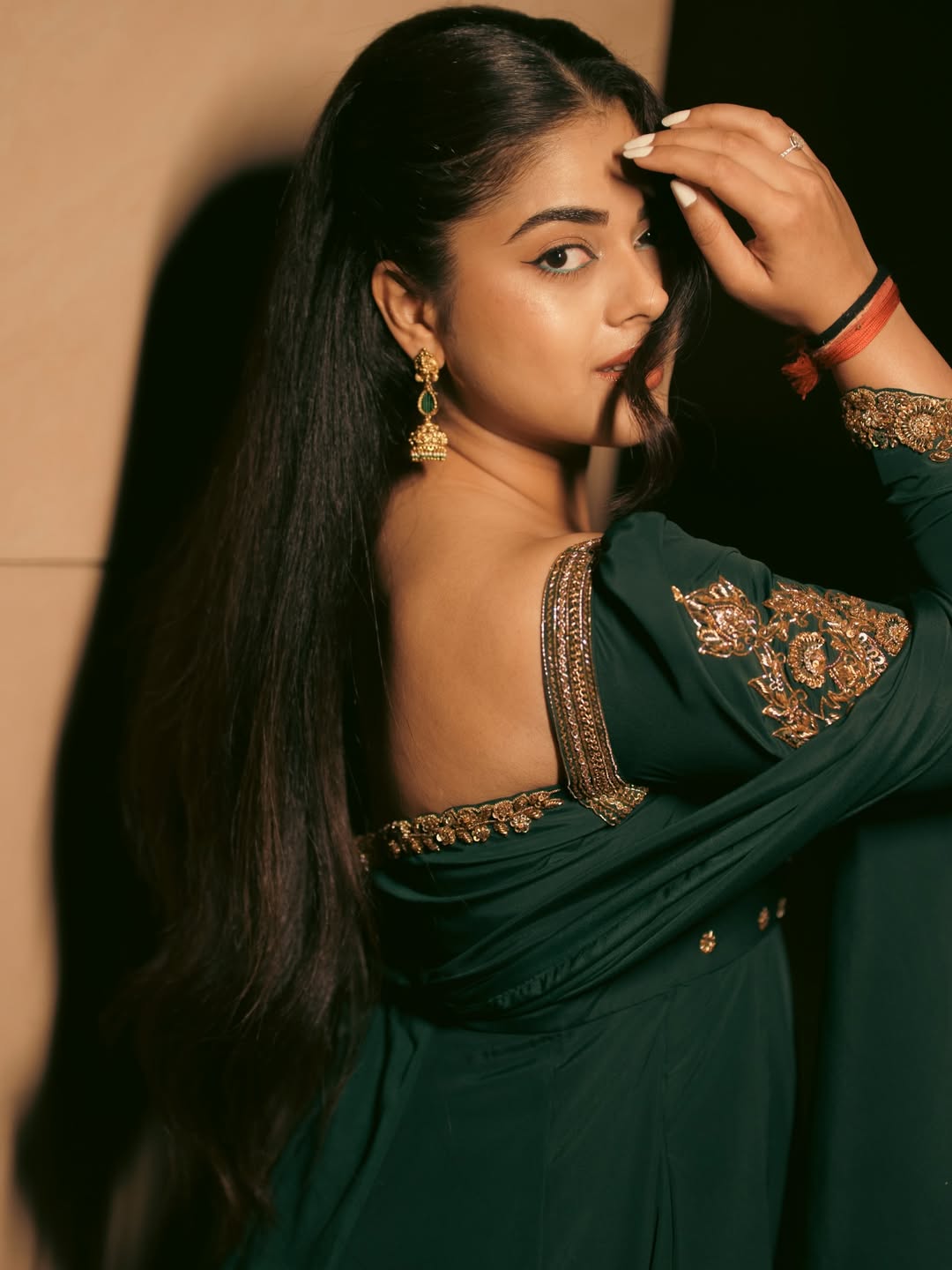 Siddhi Idnani exudes timeless grace and charm