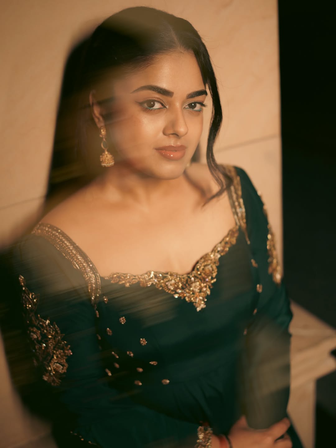 Siddhi Idnani dazzles in regal green attire