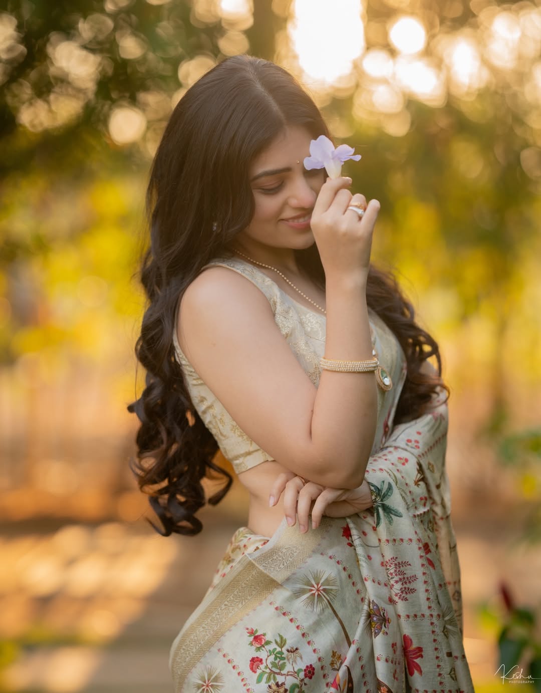 Bandhavi Sridhar blooms with saree elegance and poise