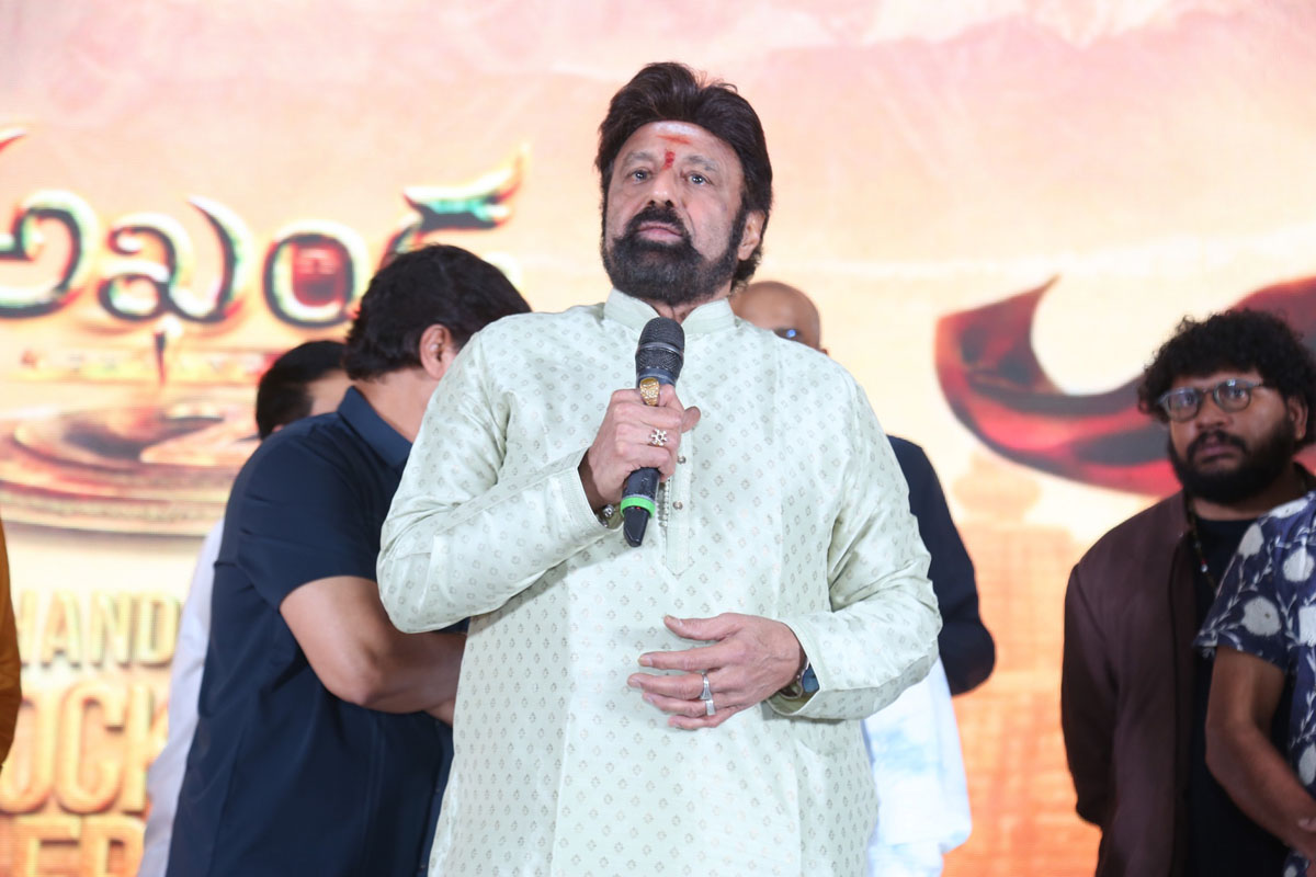 Nandamuri Balakrishna delivering speech on stage