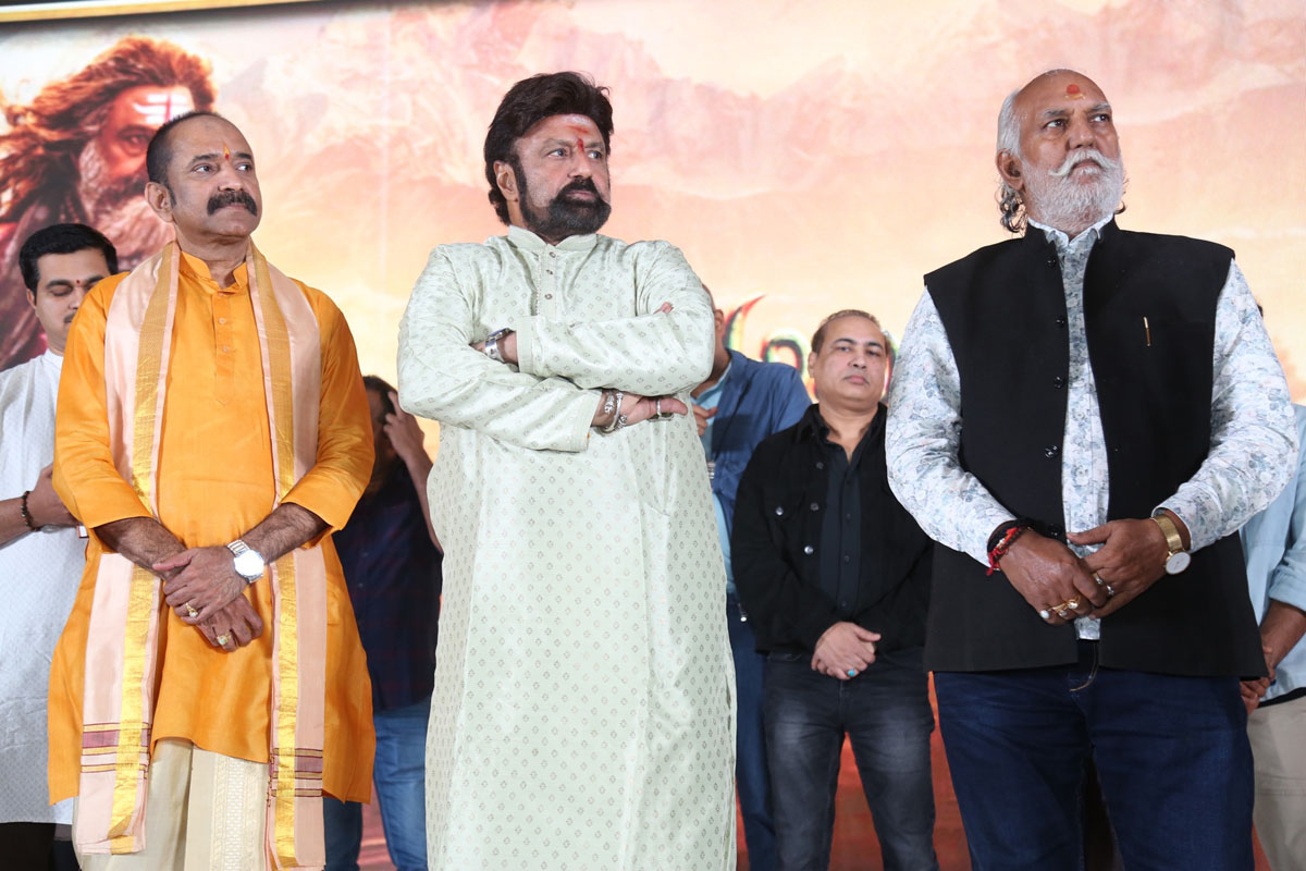 LV Gangadhara Sastry Balakrishna candid moment