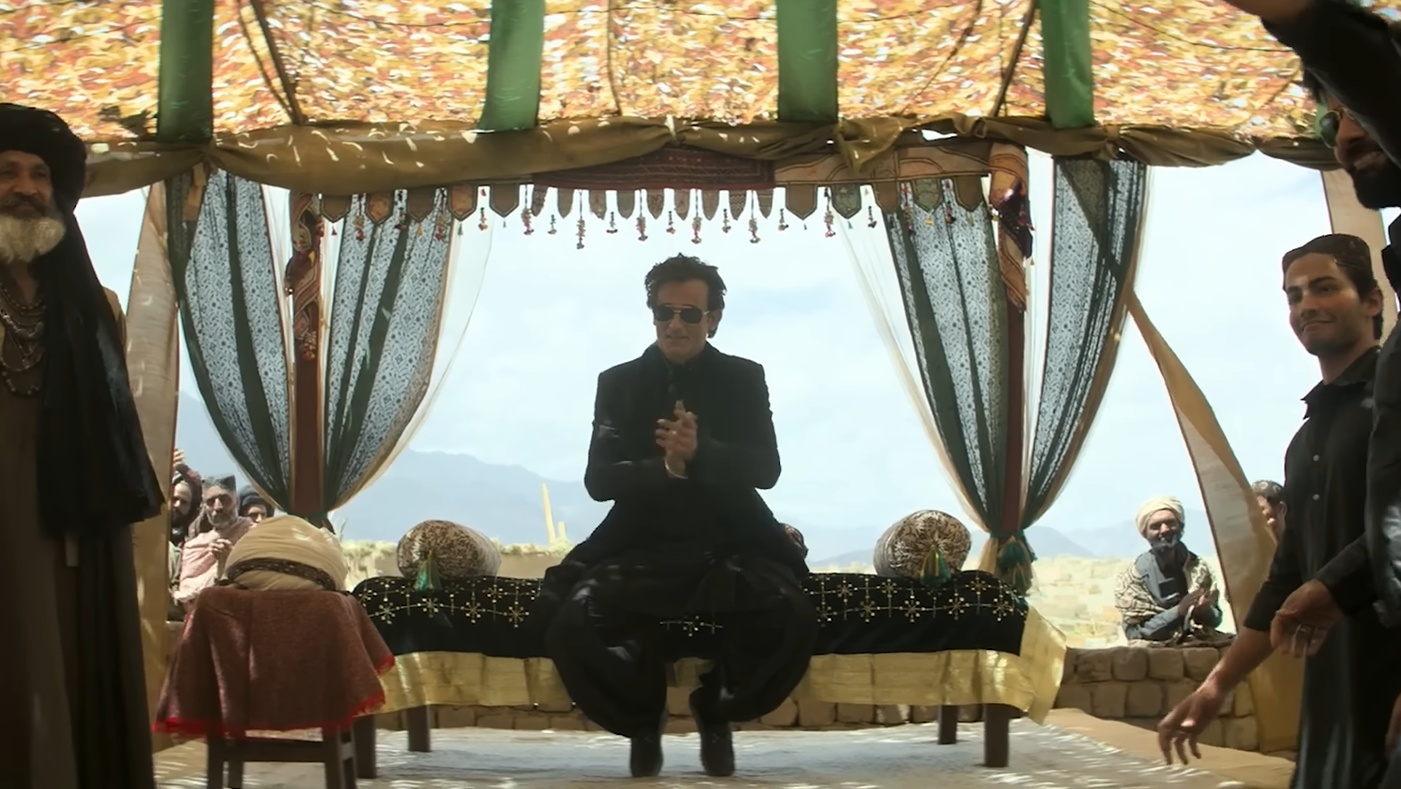 Farah Khan Becomes His Meme Messenger