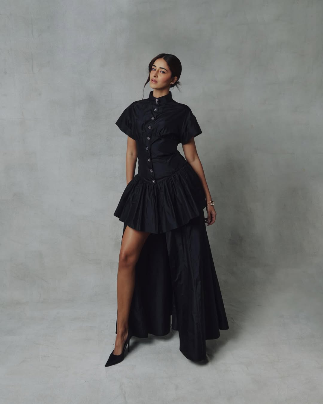 Ananya Panday turning heads in stunning black ensemble